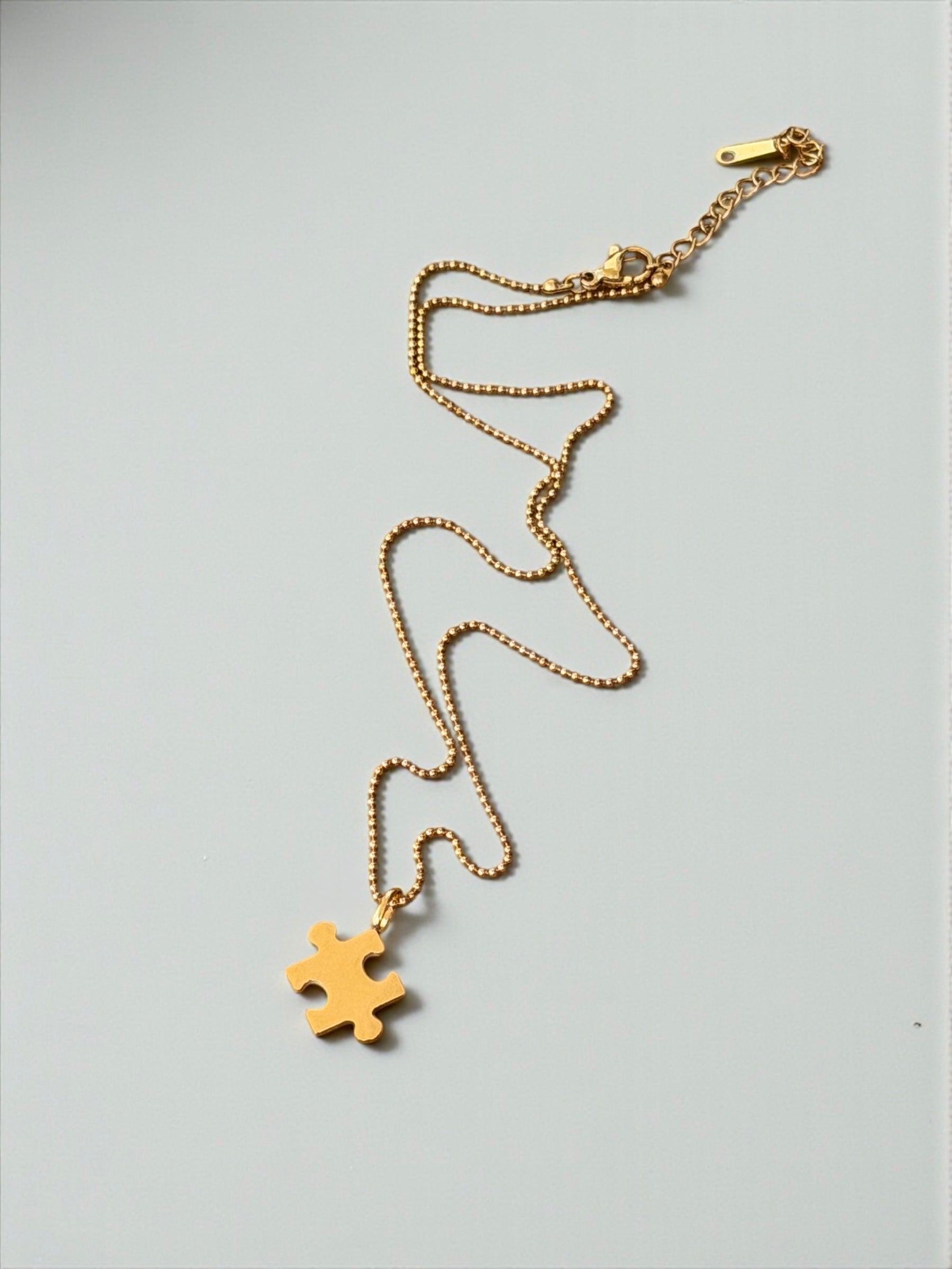 Amor Necklace
