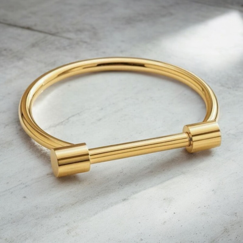 Bela gold bangle