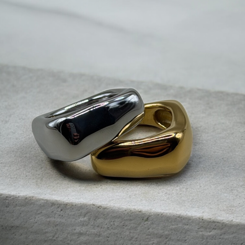 Santy Gold Ring