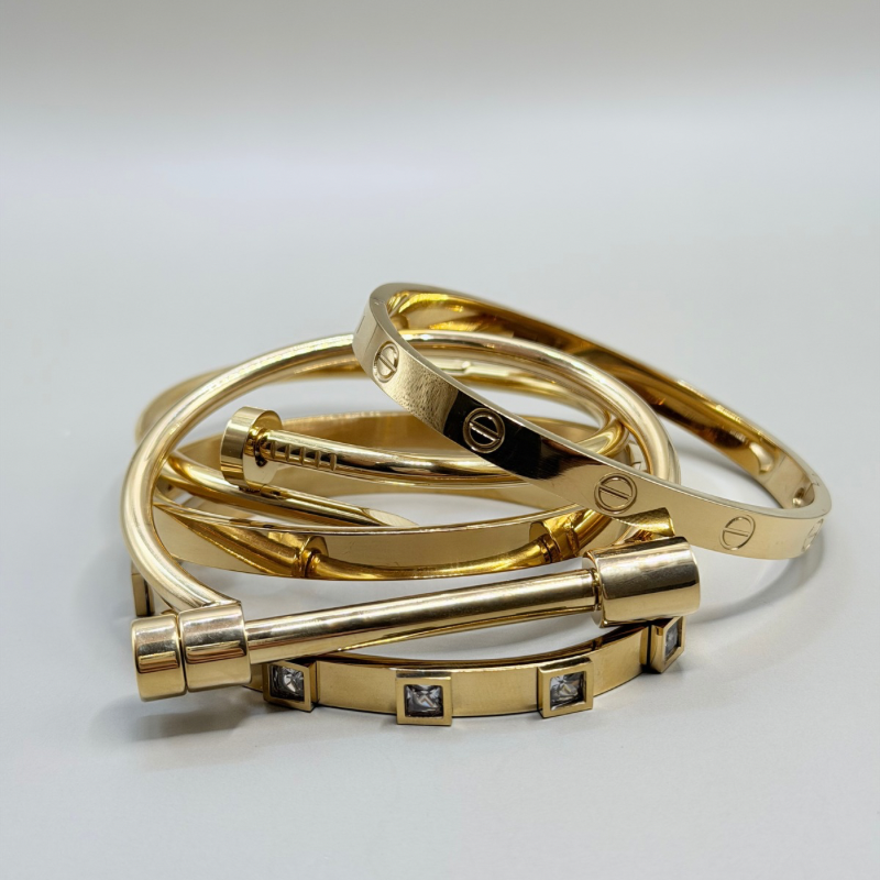 Cloe gold Bracelet