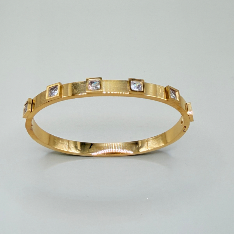Kai Gold Bangle